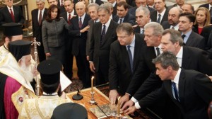 img_606X341_1111-greece-new-government