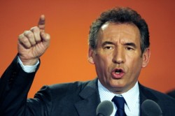 bayrou-leve-le-doigt