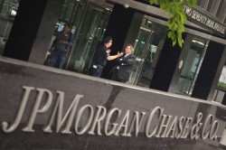2012-05-14T171629Z_01_NYK98_RTRIDSP_3_JPMORGAN