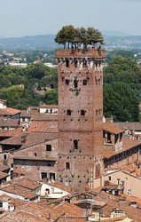 220px-Torre_Guinigi