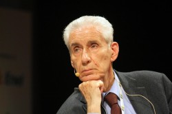 Stefano Rodotà al Teatro Petruzzelli a Bari