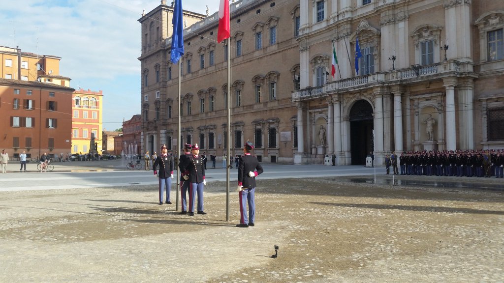 Alzabandiera Accademia Miliatare di Modena