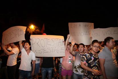 Cinesi che manifestano a Firenze