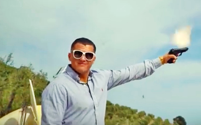 Un frame dal video Eazy Padrino del rapper tedesco Razor Prala