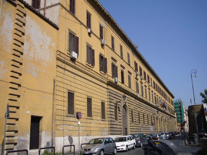 Ingresso del carcere di Regina Coeli a Roma Lalupa, Public domain, via Wikimedia Commons